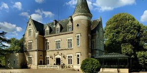 chateau-des-reynats-hotel-seminaire-facade-c