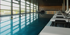grand-hyatt-berlin-allemagne-business-profilers-vue-piscine