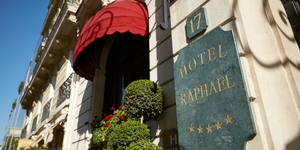 hotel-raphael-facade-2