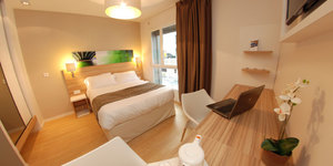 quality-suites-lyon-7-lodge-chambre-1